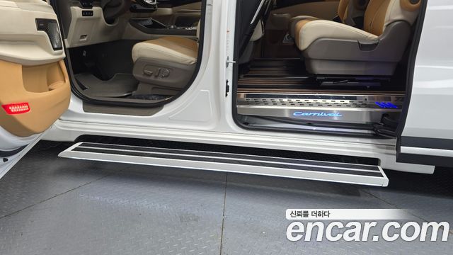 Kia Carnival (IV) Gasoline 9-Seater Hi Limousine (7-seater Limousine(Special vehicle) 2025 — фото 37
