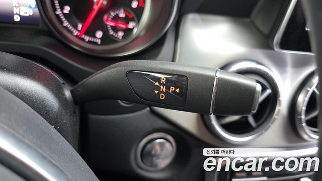 Mercedes-Benz CLA-Class (C117) CLA250 4MATIC AMG Line 2018 — фото 9
