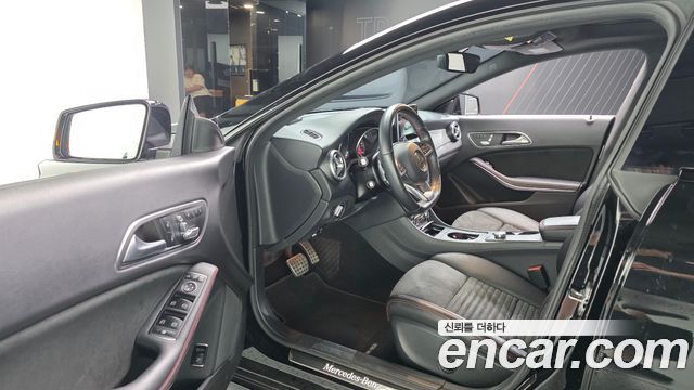 Mercedes-Benz CLA-Class (C117) CLA250 4MATIC AMG Line 2018 — фото 10