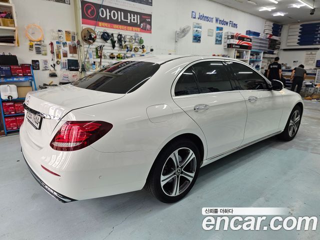 Mercedes-Benz E-Class (W213) E220d Avantgarde 2019 — фото 2