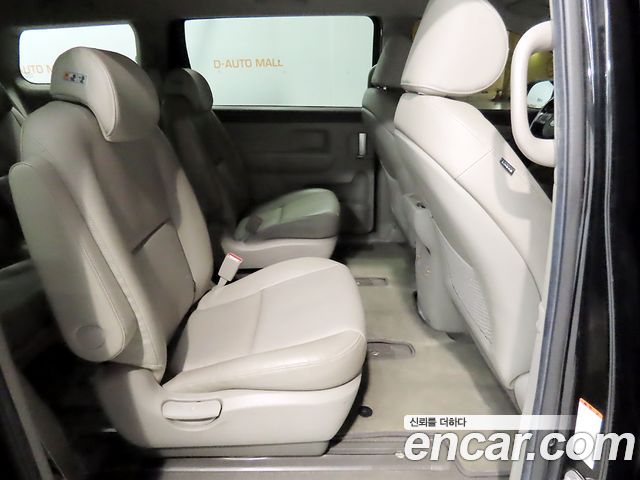 Kia Carnival 9-Seater Luxury 2020 — фото 9