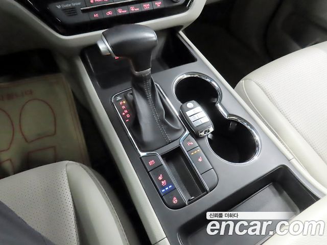 Kia Carnival 9-Seater Luxury 2020 — фото 18