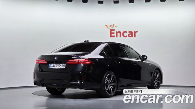 BMW 5 Series (G60) 520i Special Edition 2025 — фото 2