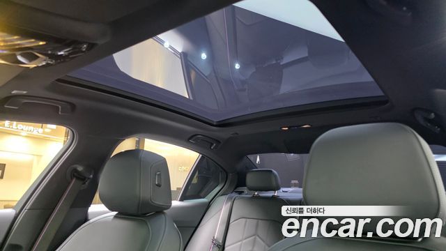 BMW 5 Series (G60) 520i Special Edition 2025 — фото 18