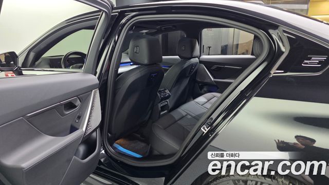 BMW 5 Series (G60) 520i Special Edition 2025 — фото 26