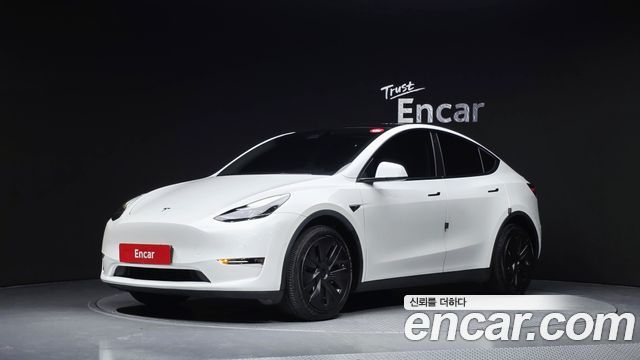 Tesla Model Y Long Range AWD 2022 — фото 1