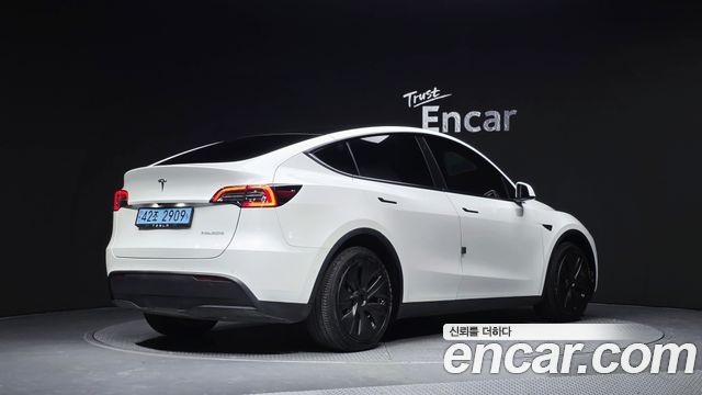 Tesla Model Y Long Range AWD 2022 — фото 2
