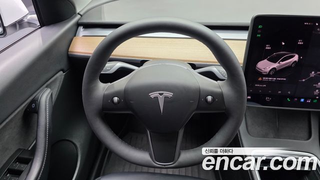 Tesla Model Y Long Range AWD 2022 — фото 13