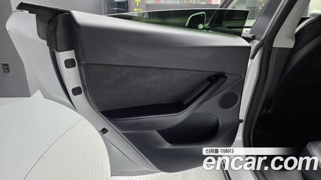 Tesla Model Y Long Range AWD 2022 — фото 25