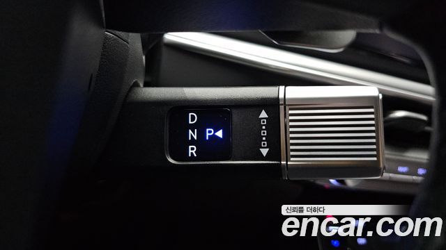 Hyundai Grandeur (GN7) 2,5 Gasoline 2WD Exclusive 2023 — фото 9