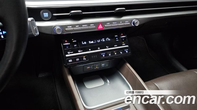 Hyundai Grandeur (GN7) 2,5 Gasoline 2WD Exclusive 2023 — фото 17