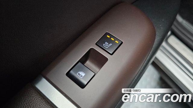 Hyundai Grandeur (GN7) 2,5 Gasoline 2WD Exclusive 2023 — фото 18