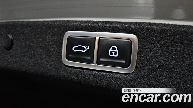 Hyundai Grandeur (GN7) 2,5 Gasoline 2WD Exclusive 2023 — фото 20