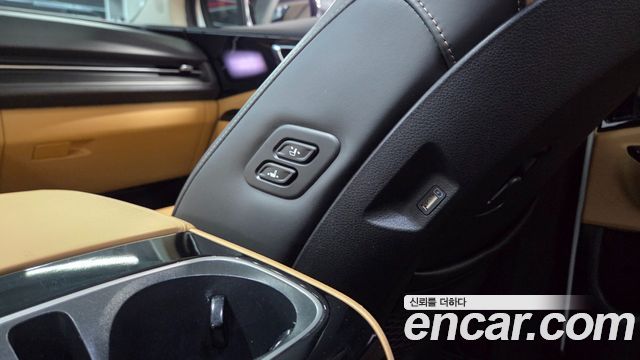 Kia Carnival (IV) Gasoline 7-Seater Signature 2021 — фото 17