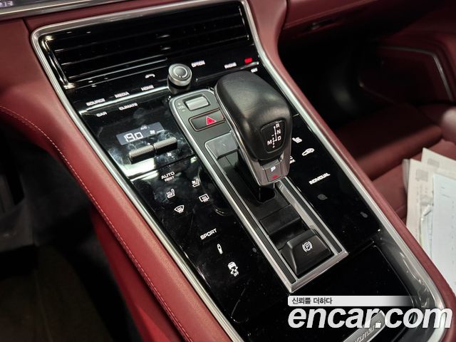 Porsche Panamera (971) 3.0 AWD 2020 — фото 15