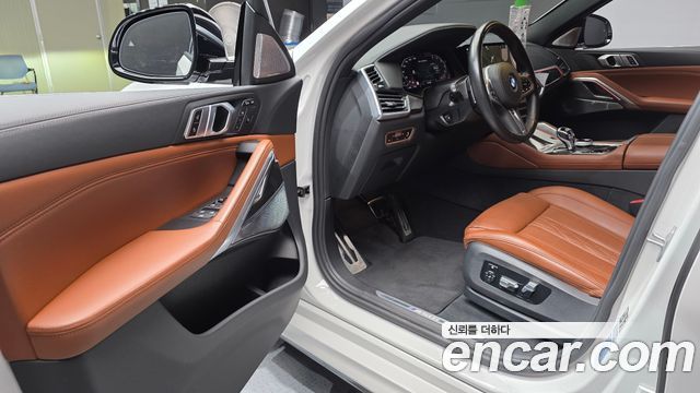 BMW X6 (G06) M50i 2023 — фото 10