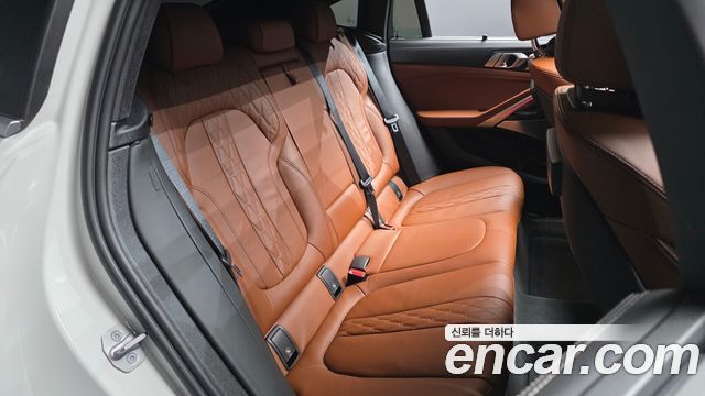 BMW X6 (G06) M50i 2023 — фото 11