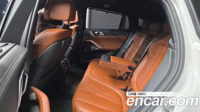 BMW X6 (G06) M50i 2023 — фото 12