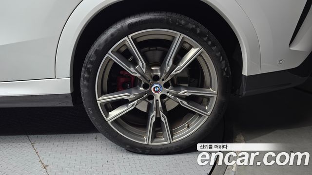 BMW X6 (G06) M50i 2023 — фото 21