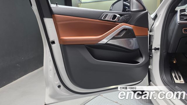 BMW X6 (G06) M50i 2023 — фото 24