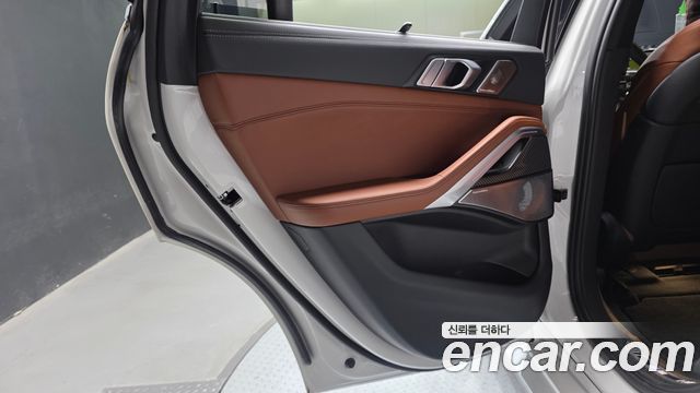 BMW X6 (G06) M50i 2023 — фото 25
