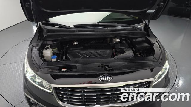 Kia Carnival 9-Seater Hi-Limousine Prestige 2019 — фото 6