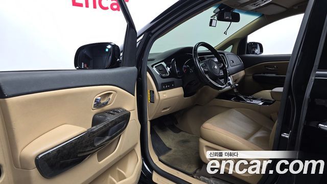 Kia Carnival 9-Seater Hi-Limousine Prestige 2019 — фото 10