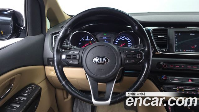 Kia Carnival 9-Seater Hi-Limousine Prestige 2019 — фото 13