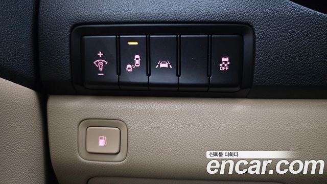 Kia Carnival 9-Seater Hi-Limousine Prestige 2019 — фото 20