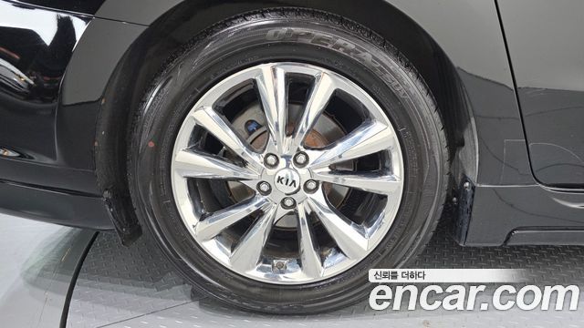 Kia Carnival 9-Seater Hi-Limousine Prestige 2019 — фото 21