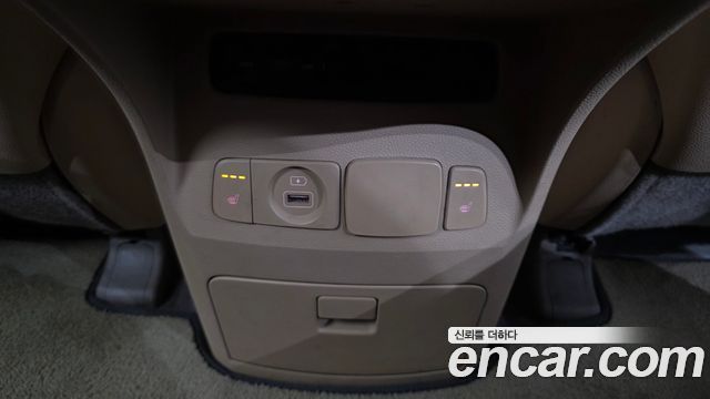 Kia Carnival 9-Seater Hi-Limousine Prestige 2019 — фото 29