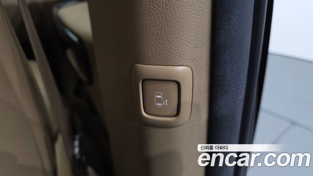 Kia Carnival 9-Seater Hi-Limousine Prestige 2019 — фото 30