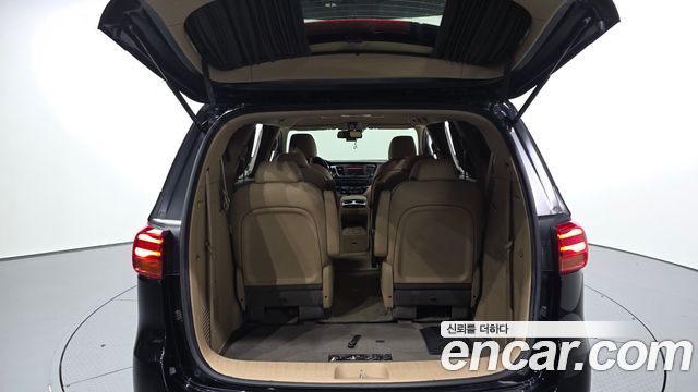 Kia Carnival 9-Seater Hi-Limousine Prestige 2019 — фото 33