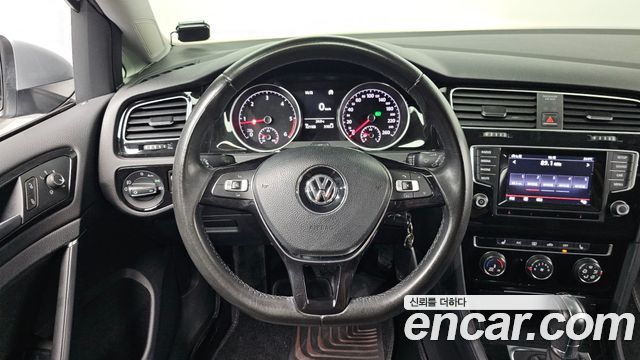 Volkswagen Golf (VII) 1.6 TDI 2013 — фото 13