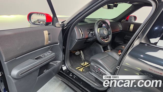 MINI Cooper S Countryman (III) ALL4 JCW 2024 — фото 10