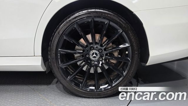 Mercedes-Benz E-Class (W213) E350 4MATIC AMG Line 2023 — фото 27