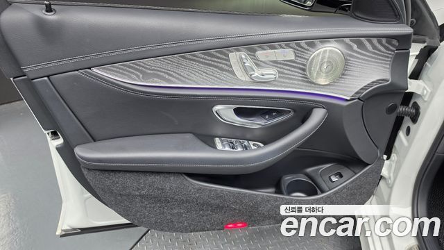 Mercedes-Benz E-Class (W213) E350 4MATIC AMG Line 2023 — фото 30