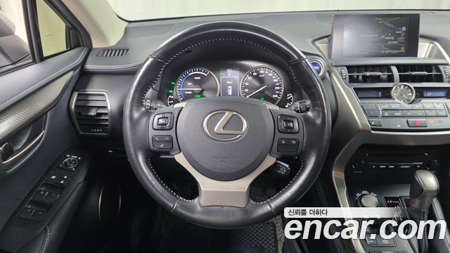 Lexus NX300h Supreme 2017 — фото 14