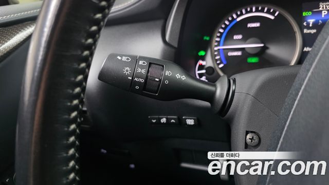 Lexus NX300h Supreme 2017 — фото 16