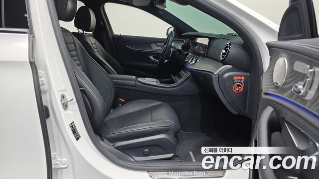 Mercedes-Benz E-Class (W213) E350 4MATIC AMG Line 2023 — фото 11