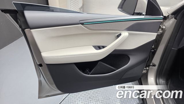 Tesla Model Y L Long Range AWD 2026 — фото 24