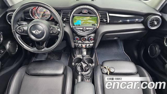MINI Cooper D 5Door HIGH 3rd 2016 — фото 7
