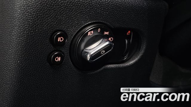 MINI Cooper D 5Door HIGH 3rd 2016 — фото 14