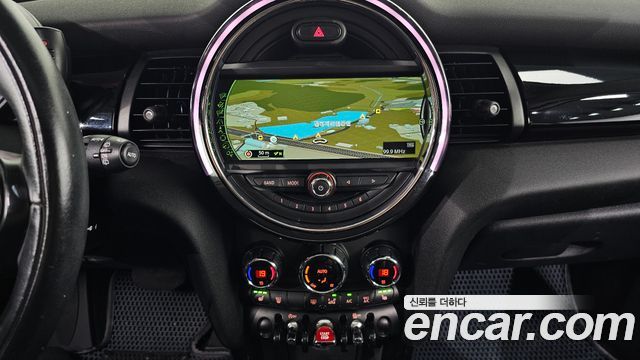 MINI Cooper D 5Door HIGH 3rd 2016 — фото 18