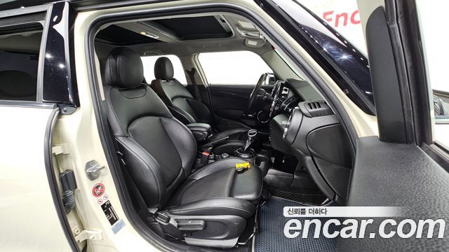 MINI Cooper D 5Door HIGH 3rd 2016 — фото 26