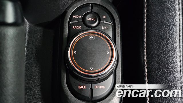 MINI Cooper D 5Door HIGH 3rd 2016 — фото 27