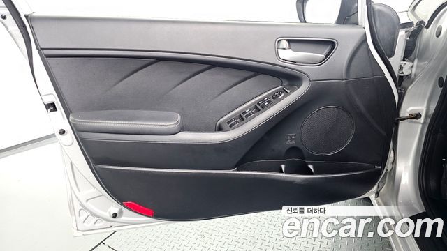 Kia K3 Deluxe 2017 — фото 24