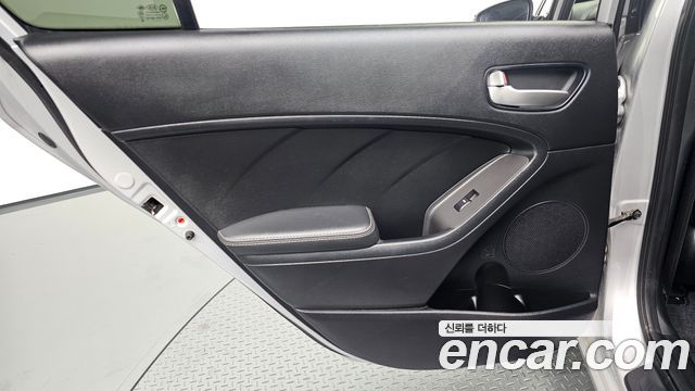 Kia K3 Deluxe 2017 — фото 25