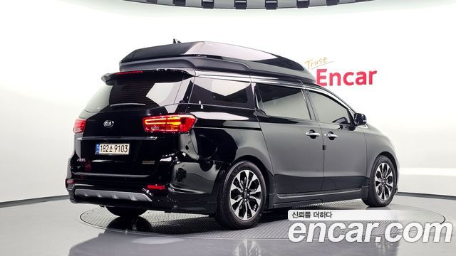 Kia Carnival 7-Seater Hi-Limousine President 2019 — фото 2