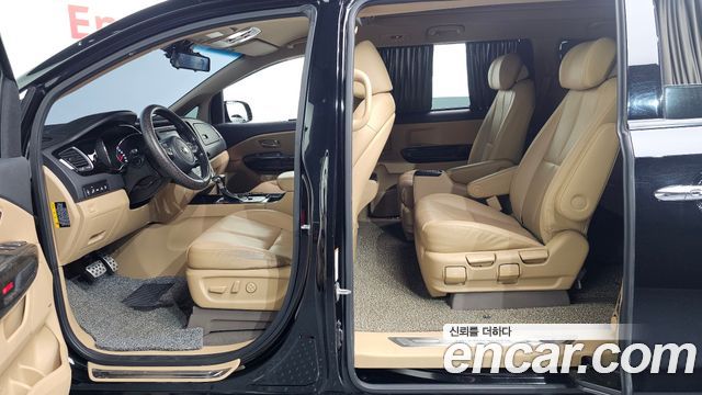 Kia Carnival 7-Seater Hi-Limousine President 2019 — фото 11